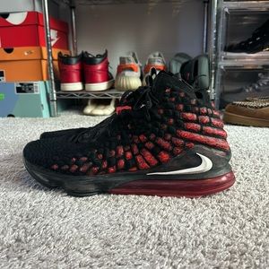 Nike Lebron 17 “Infrared”